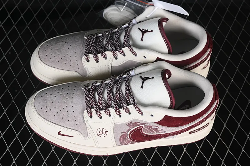 All categories Air Jordan Jordan series basketball shoes Air Jordan 1 Low High-end customized low-top sneakers Air Jordan 1 Low AJ1 Joe 1 Dior joint black and gray high-end customized low-top retro basketball shoes LD8888-014